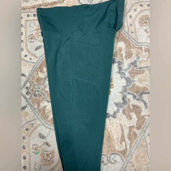 Yogalicious Teal Leggings, size L - Picture 3 of 7